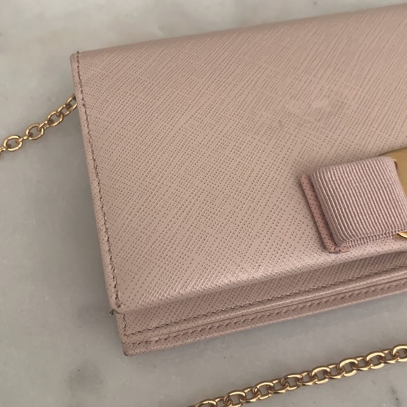 Ferragamo Vara Wallet on Chain - Picture 6 of 13